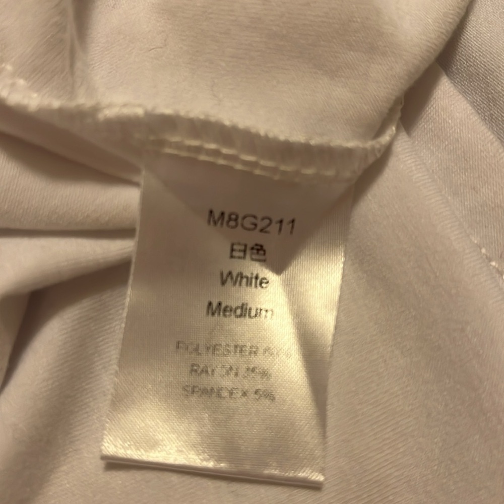 White V-neck tunic top size medium - Picture 6 of 6
